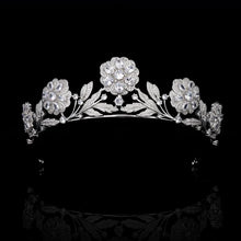 Load image into Gallery viewer, Replica platninum-plated Strathmore rose tiara
