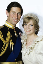 Load image into Gallery viewer, Diana&#39;s Spencer tiara replica (platinum plated)
