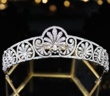 Load image into Gallery viewer, Duchess of Gloucester&#39;s honeysuckle tiara replica