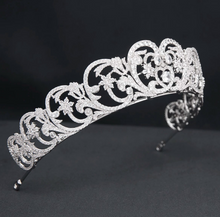 Load image into Gallery viewer, Diana&#39;s Spencer tiara replica (platinum plated)